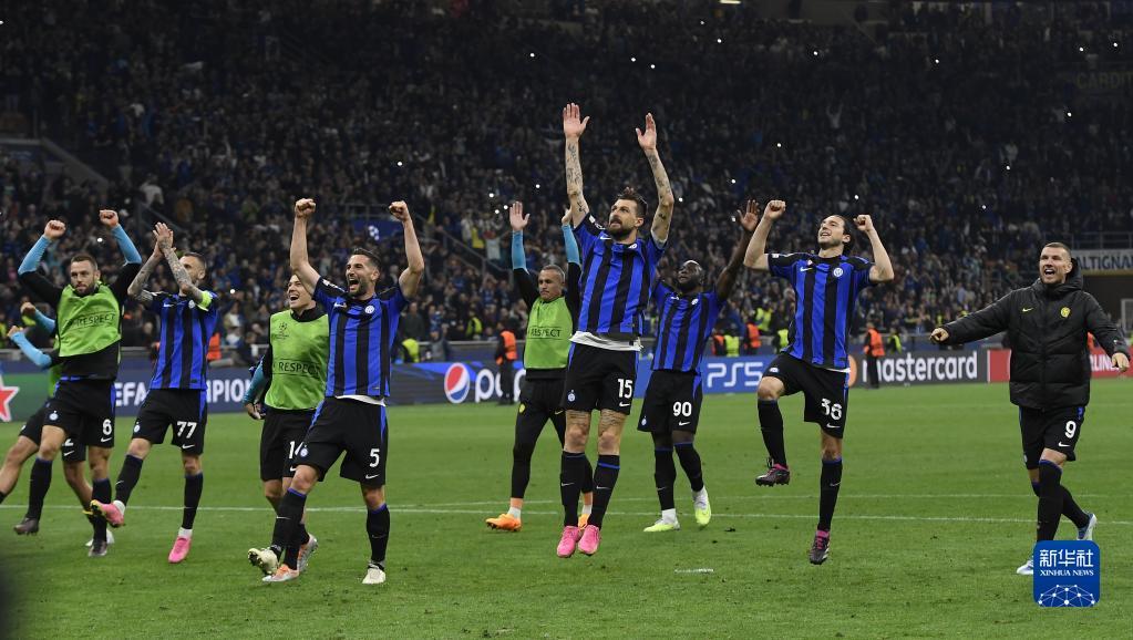 这工资拿得太舒服了！什琴斯尼加盟巴萨后仍未出场（薪水照拿不上场！什琴斯尼加盟巴萨至今仍未完成首秀）