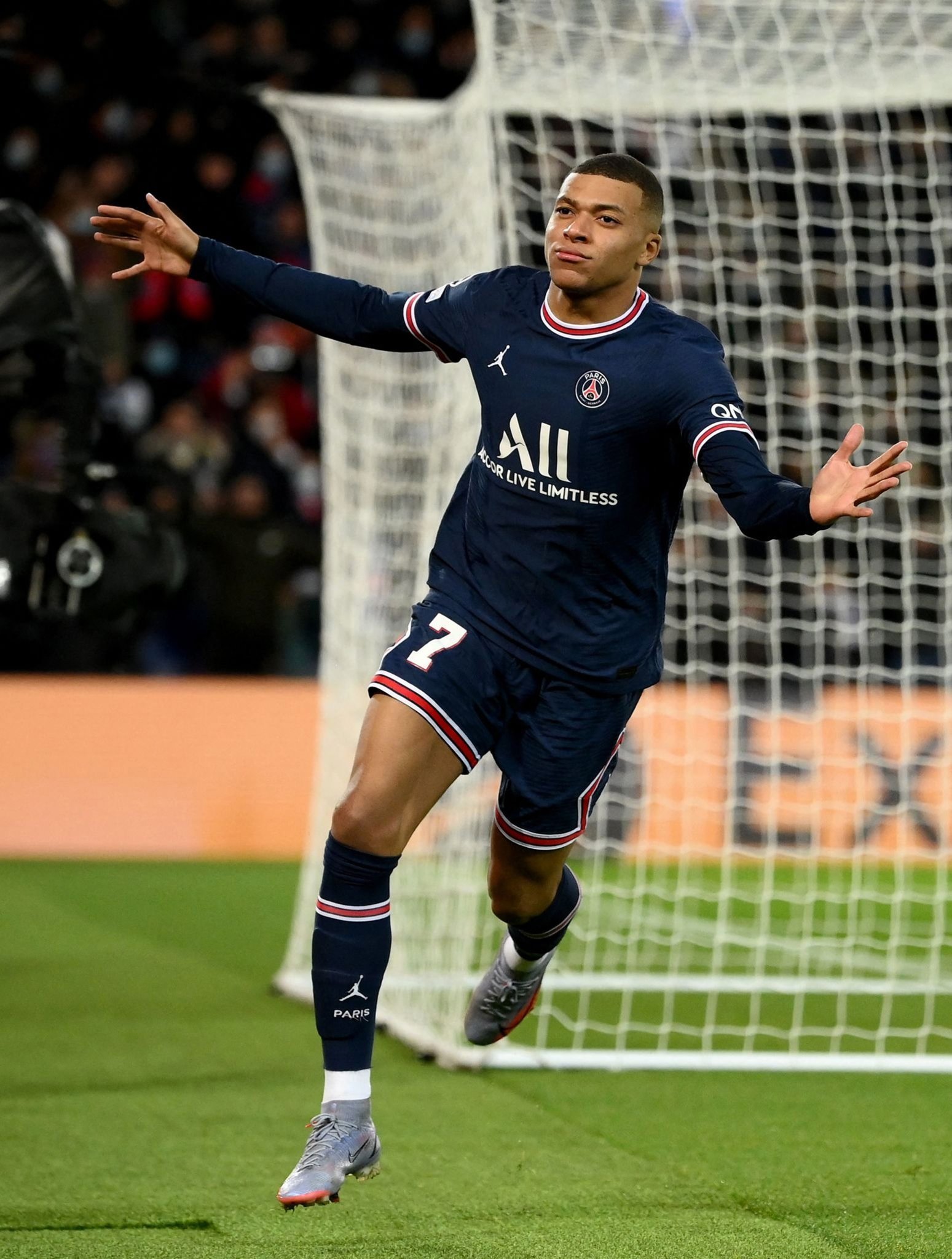 正式抗议！利物浦就范戴克进球被吹向裁判公司提出严重质疑（利物浦官方申诉：就范戴克被判无效进球向裁判机构提出强烈质疑）