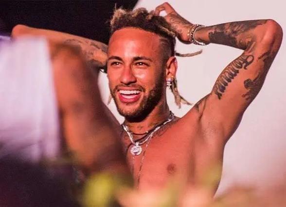 直接颁奖！雷速中超评选：法比奥大四喜，当选第30轮MVP（雷速中超评选直接官宣：法比奥上演大四喜，荣膺第30轮MVP）