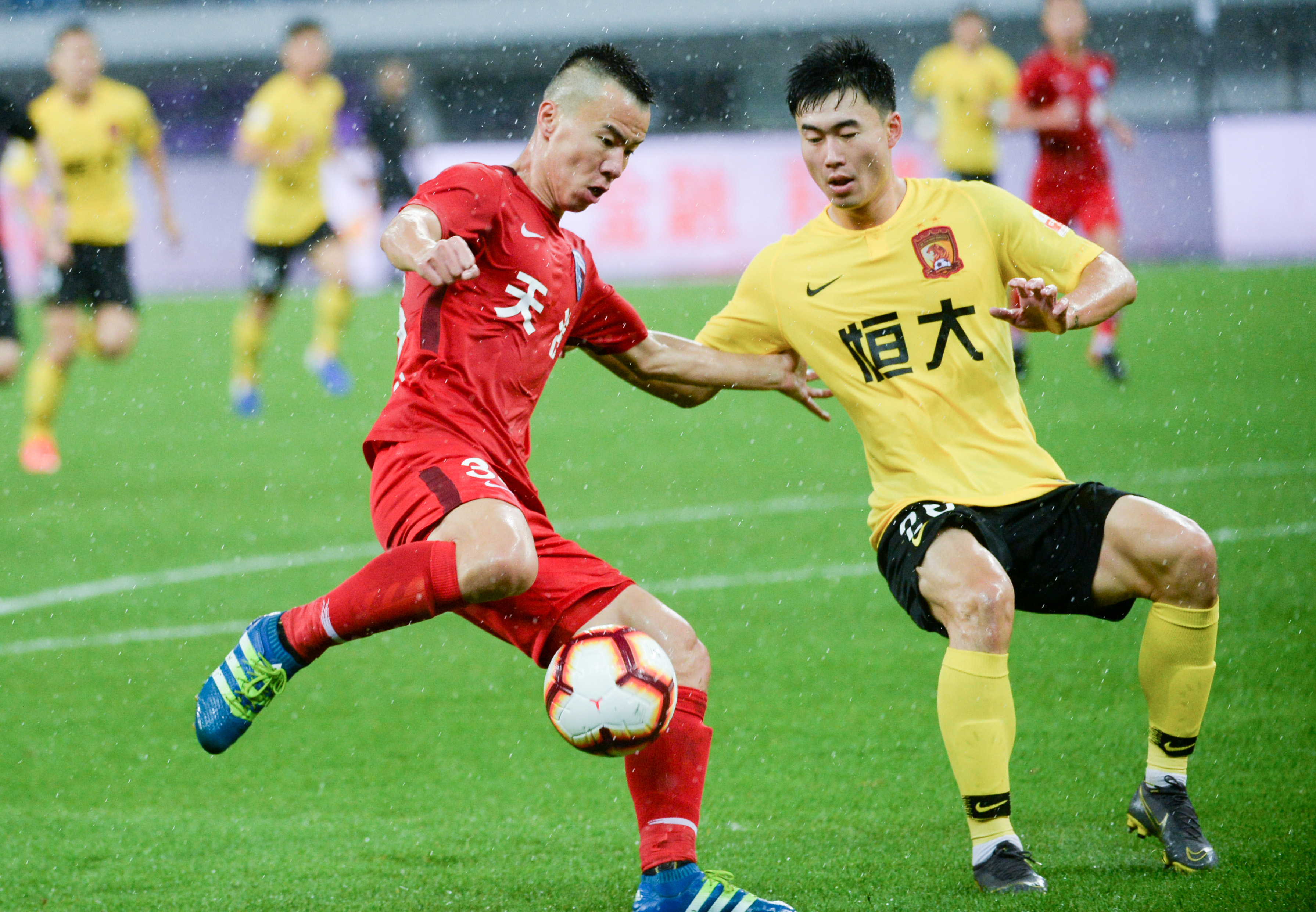 海港瞄准津门虎头号射手，力争中超四连冠再添强援（海港锁定津门虎头号射手，冲击中超四连冠再补强）