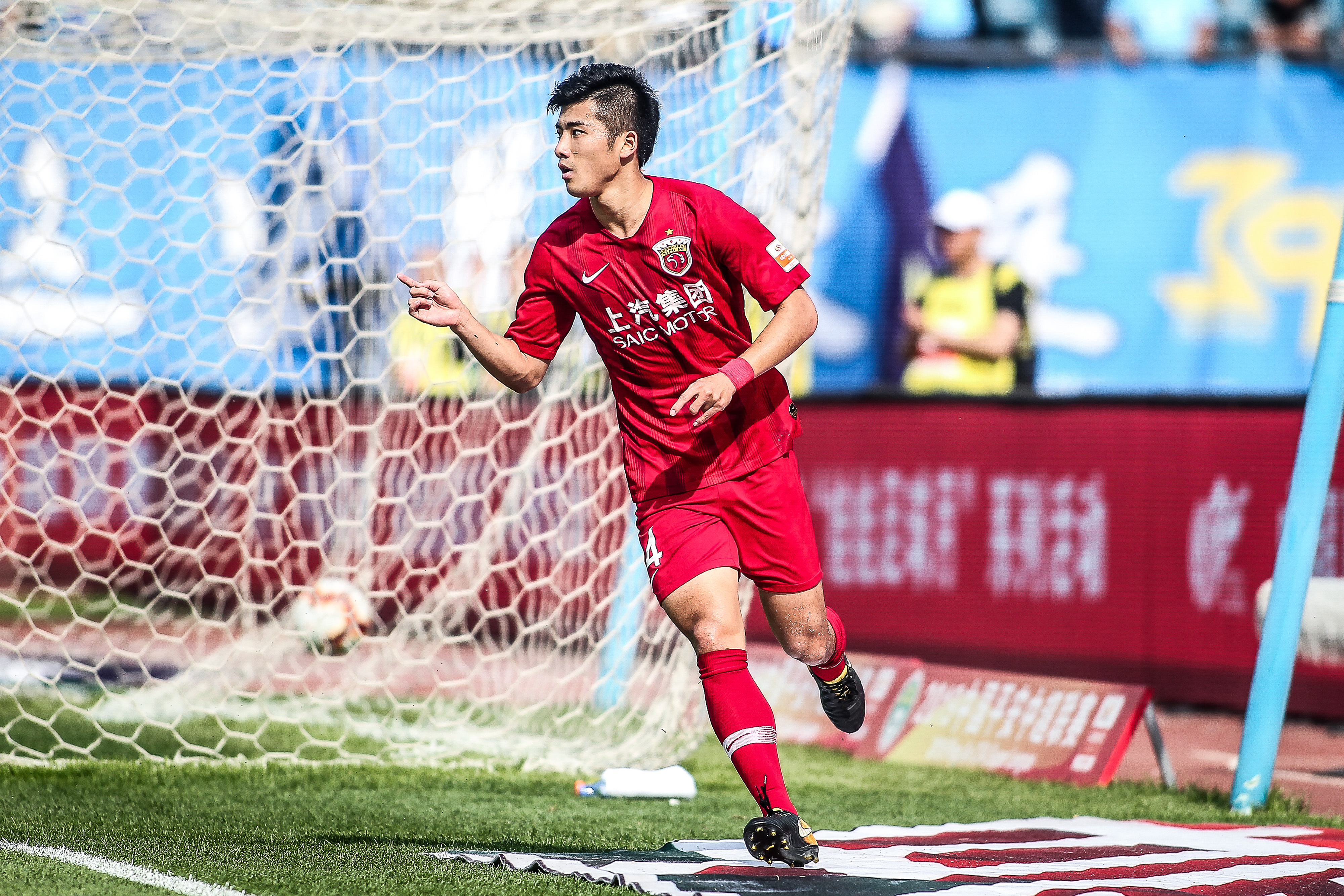 阿什利·科尔打造他心目中最完美的英超后卫（阿什利·科尔定义他心中的英超理想后卫）