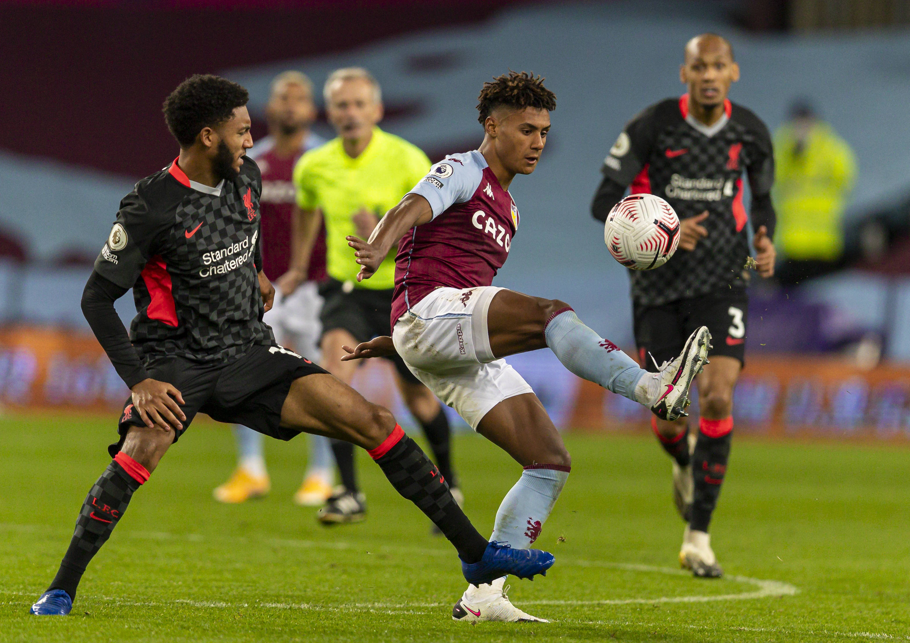 意杯半场：埃斯波西托、图拉姆远射建功，国米暂3-0威尼斯（意杯半场战报：埃斯波西托、图拉姆远射破门，国米暂以3-0领先威尼斯）