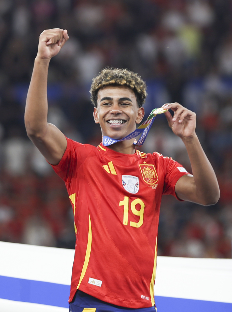 大博阿滕：我去巴萨得征得梅西的同意；夸他是谎言我喜欢C罗