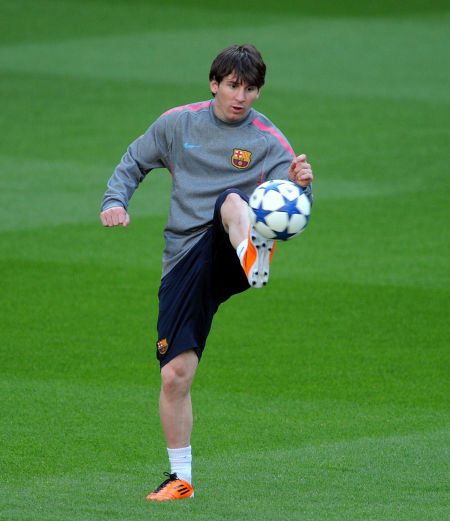 CW：阿森纳求购楚阿梅尼传闻不实，皇马很器重他