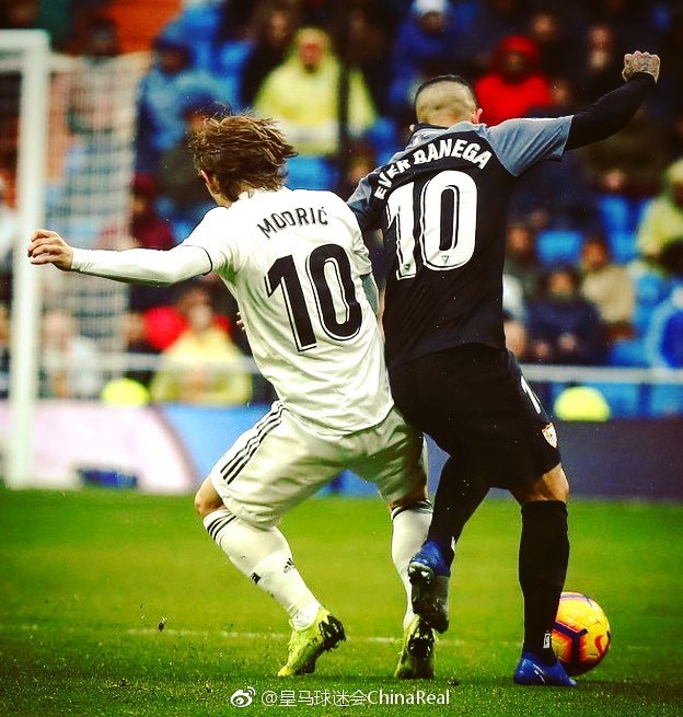 埃弗顿球员手球未被判点球，桑德兰球迷愤怒