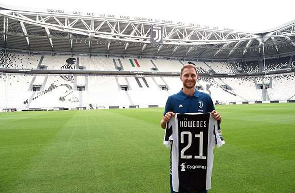 皮克：巴萨是所有冠军的有力竞争者，包括欧冠冠军