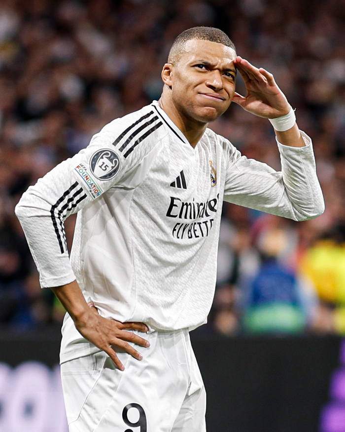 意甲战报：贝内德扎克点射、恩佐拉直红，比萨0-1帕尔马（意甲快讯：贝内德扎克点球建功、恩佐拉直红，比萨0-1帕尔马）